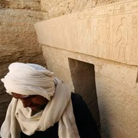 Două morminte faraonice, vechi de 4.300 de ani, descoperite lângă Cairo