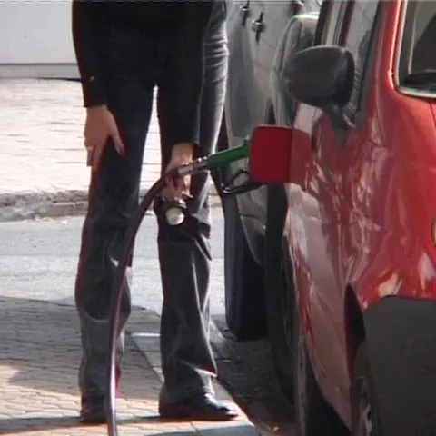De la 1 ianuarie 2009, benzinăriile au început comercializarea numai a carburanţilor Euro 5