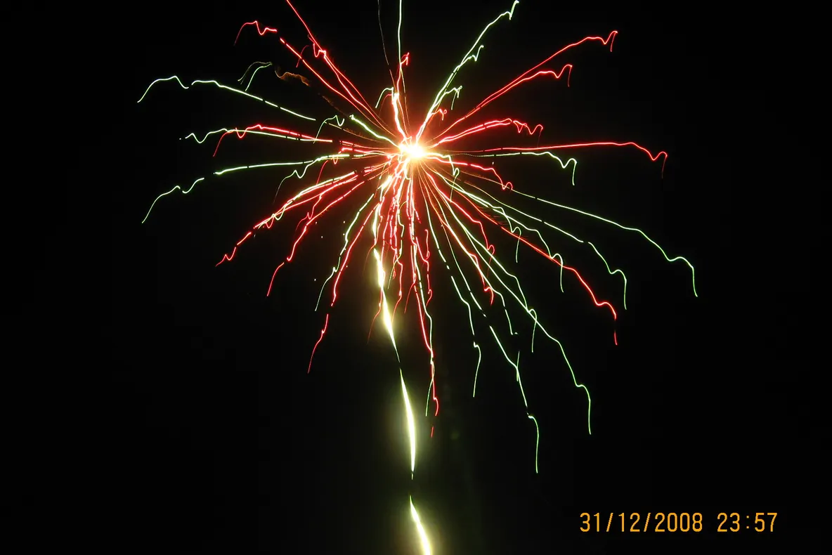 Spectacol de artificii, în comuna Popeşti, jud. vrancea