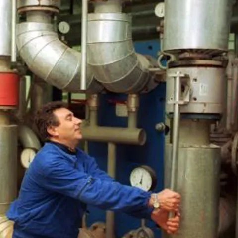 Jumătate din populaţia Constanţei a rămas fără apă caldă şi căldură de sâmbătă dimineaţă