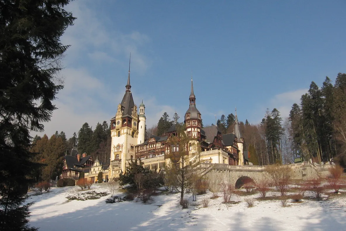 Mormane de gunoi la Castelul Peleş
