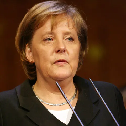 Berlinul presează Grecia să-şi plătească datoria faţă de fabricanţii germani de arme