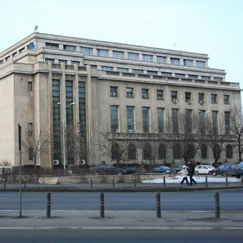 Guvernul vede euro la patru lei şi creştere a PIB de 3,5 la sută în 2009
