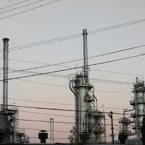 În contextul crizei gazelor, producătorii, importatorii şi distribuitorii de combustibil îşi măresc profiturile