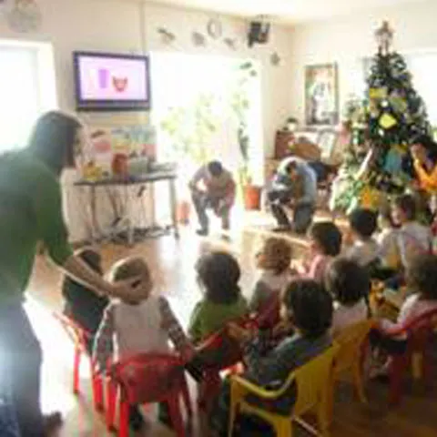 ADVERTORIAL - Cel de-al doilea DVD al colecţiei Superbebe education a fost lansat