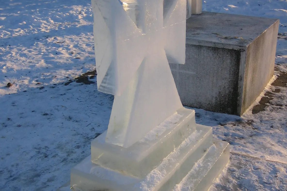 Crucea de gheaţă