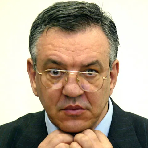 Rechizitoriul DNA descrie relaţiile care au dus la demisia fostului ministru Paul Păcuraru 