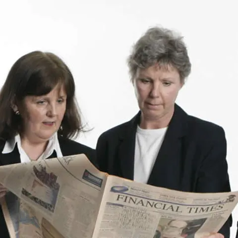 Financial Times va disponibiliza 80 de angajaţi, din cauza crizei financiare