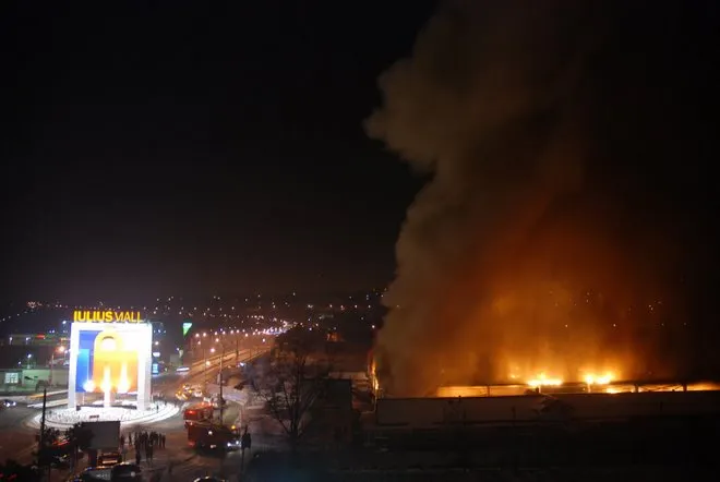 Bazar în flăcări la Suceava