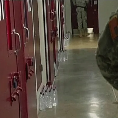 61 dintre deţinuţii eliberaţi de la Guantanamo au revenit la terorism 