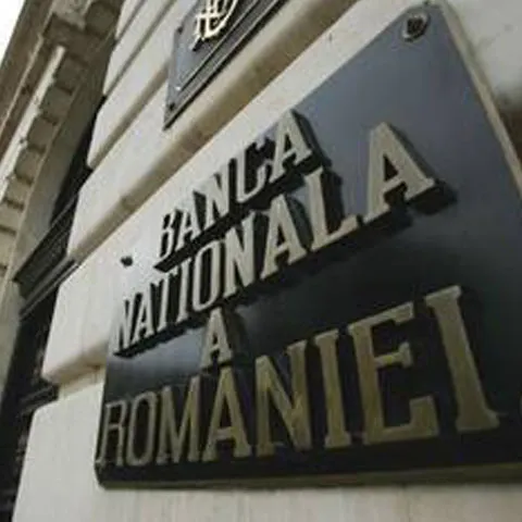 BNR hotărăşte dacă relaxează creditele ipotecare, dar păstrează fişa fiscală
