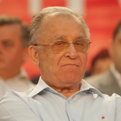 EXCLUSIV GÂNDUL: Iliescu sare pe "diabolicul" Boc. PSD are un plan anti-Băsescu