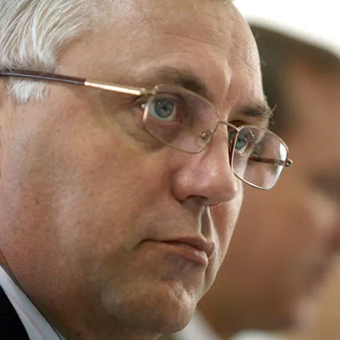 Preşedintele CSM declară că Parlamentul trebuie să anuleze legea caselor naţionalizate