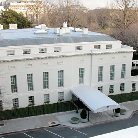 O echipă de consilieri foarte bine pregătiţi au venit marţi la Casa Albă, odată cu Barack Obama