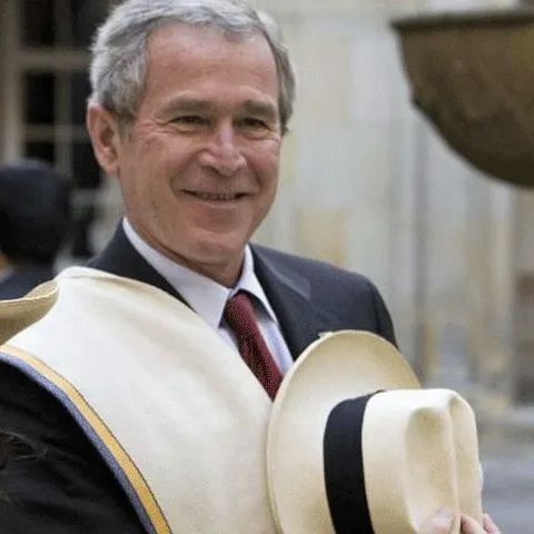 Bush şi Rumsfeld ar trebui judecaţi pentru încurajarea torturii