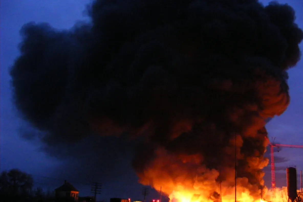 Incendiu la un depozit de cauciucuri din Bihor