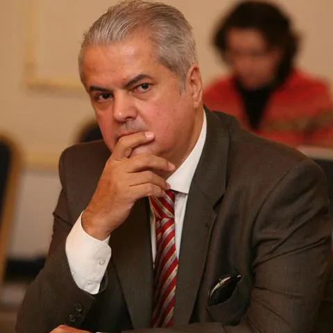 Dosarele lui Năstase ajung pentru a treia oară la Comisia juridică a Camerei 