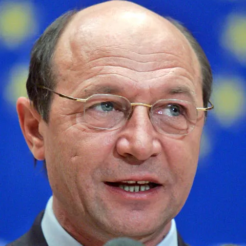 Traian Băsescu i-a avertizat pe miniştri că perioada de graţie a Guvernului se opreşte la buget