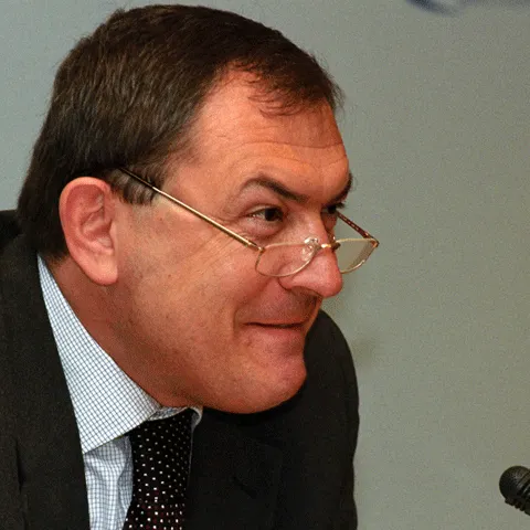 Pesediştii se simt traşi în piept de pedelişti la împărţirea banilor