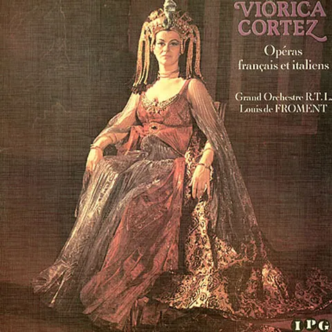 Viorica Cortez în rolul Dumnezeu, pe scena Operei de Comedie din Montpellier