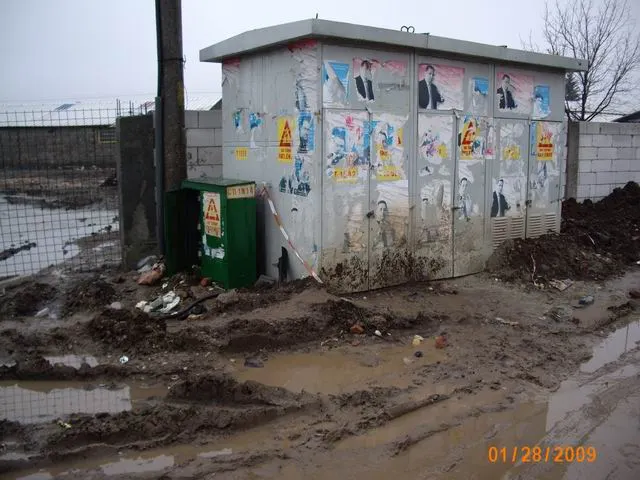 Strada unde în fiecare seară se opreşte curentul