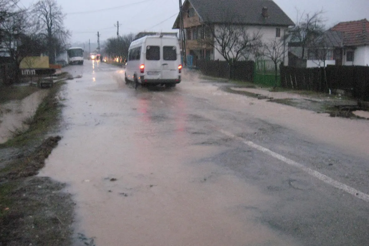 Ploi torenţiale în Gorj