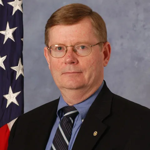 Un diplomat contestă în justiţie numirea lui Clinton la Departamentul de Stat