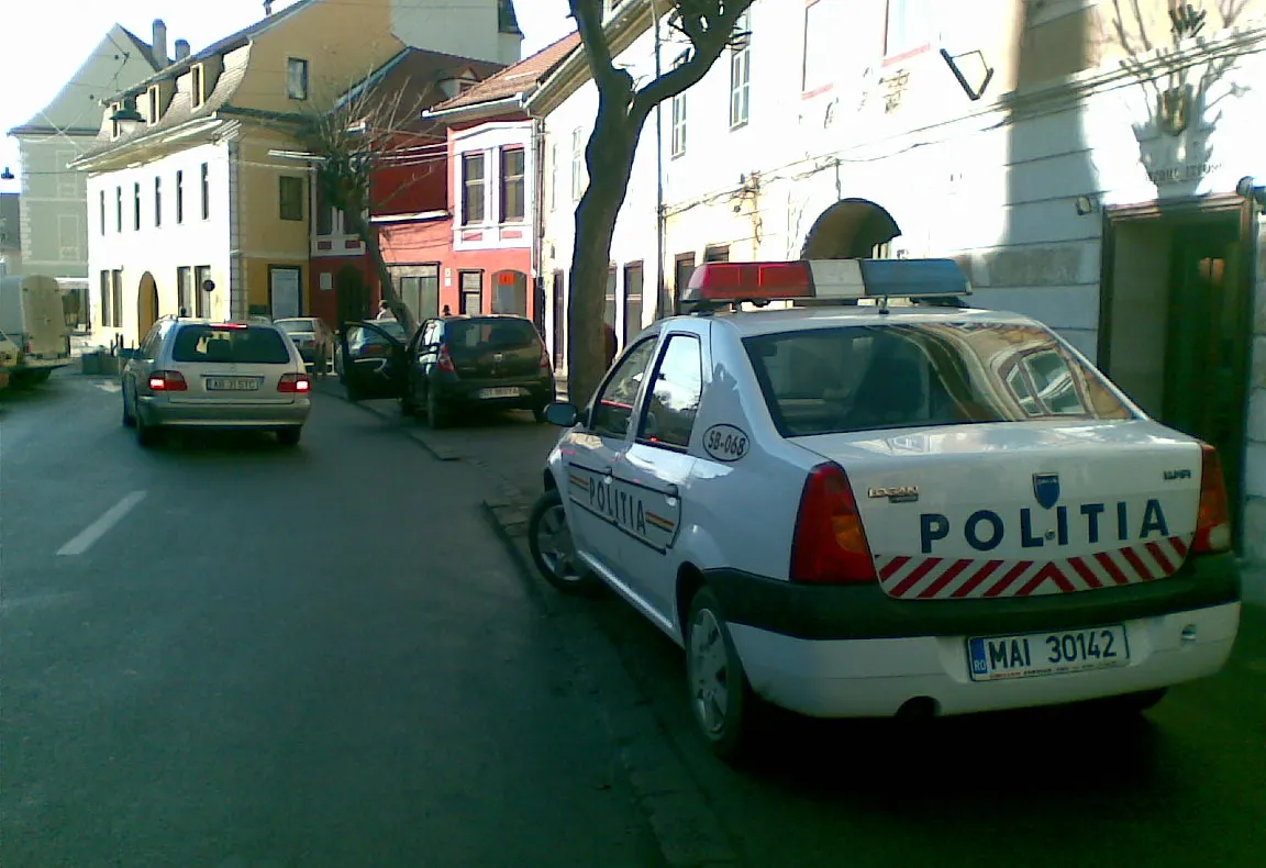 Cum parchează Poliţia