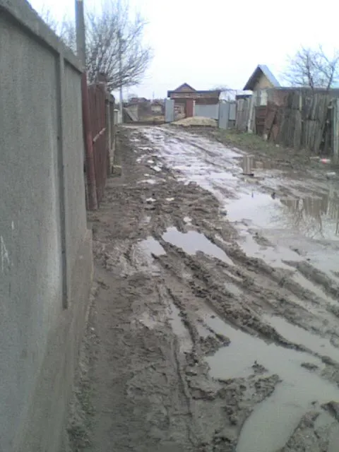 O stradă din Cartierul Nou, din comuna Domneşti 