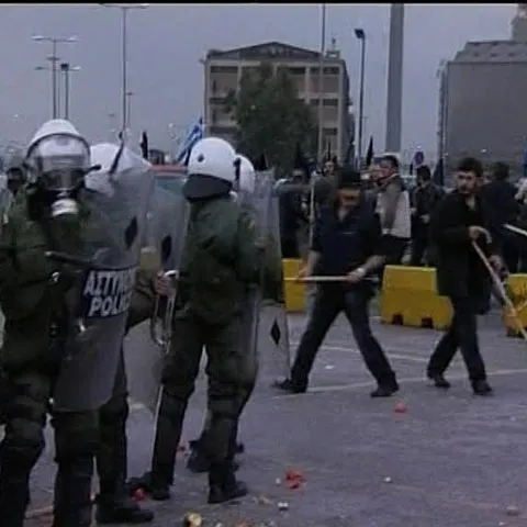 Sute de fermieri din Creta au protestat în Portul Pireu 