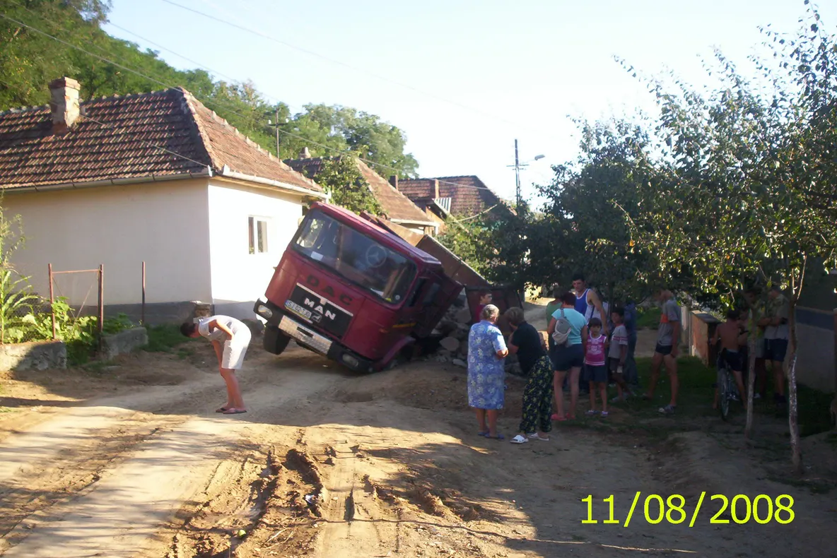 Camion în gropaă, Şimleul Silvaniei 
