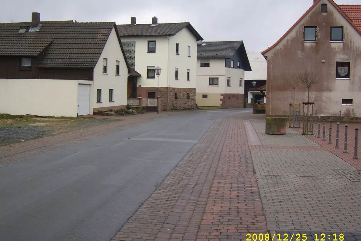 O strada din Germania şi o stradă din România