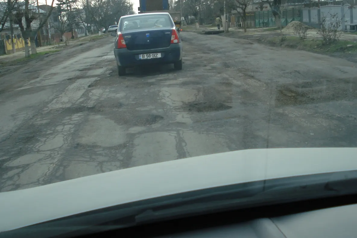 Drumul european E 70, Adunaţii Copăceni