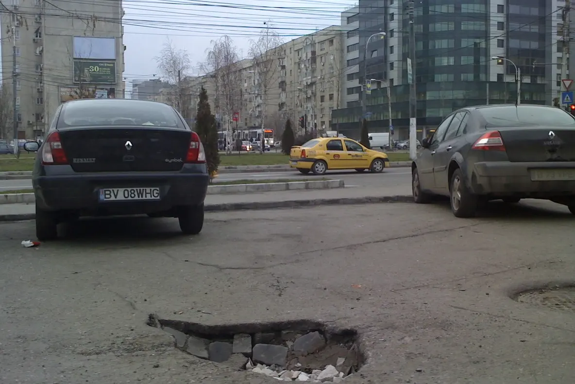 Gropile din zona Vitan din Capitală