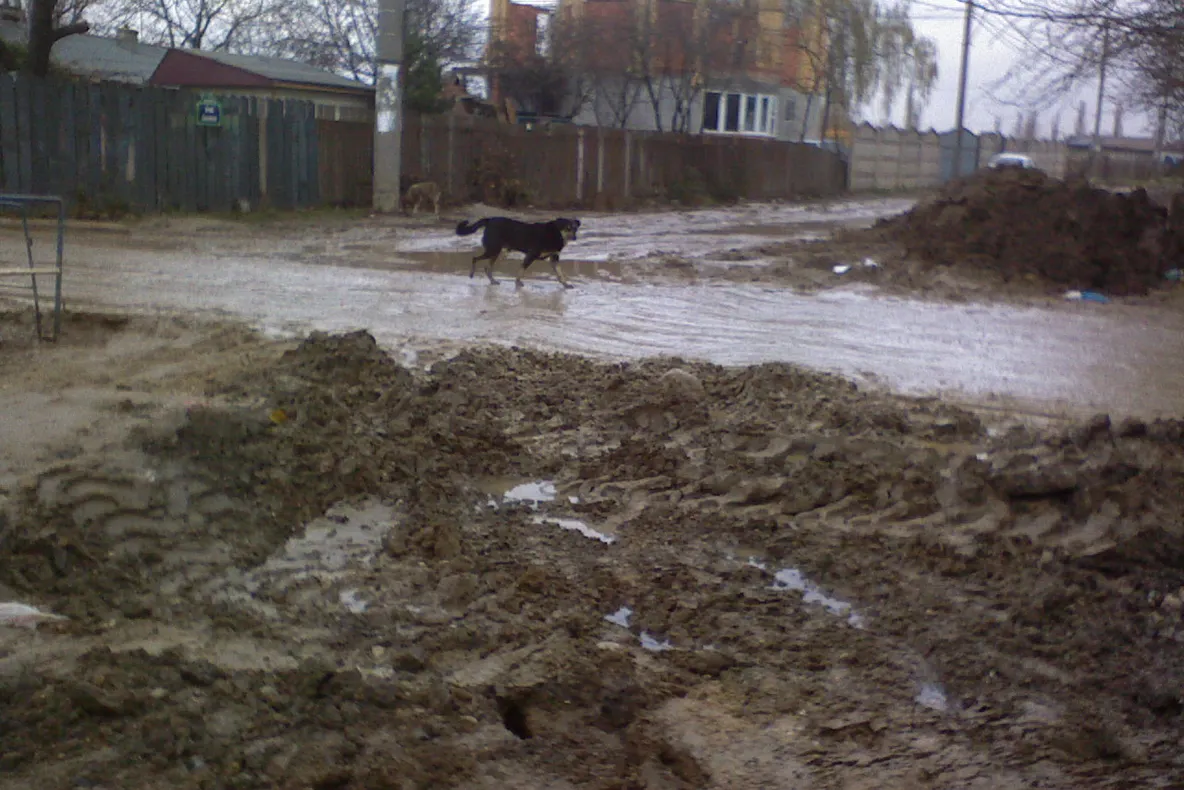 O stradă uitată de D-zeu şi de autorităţile locale