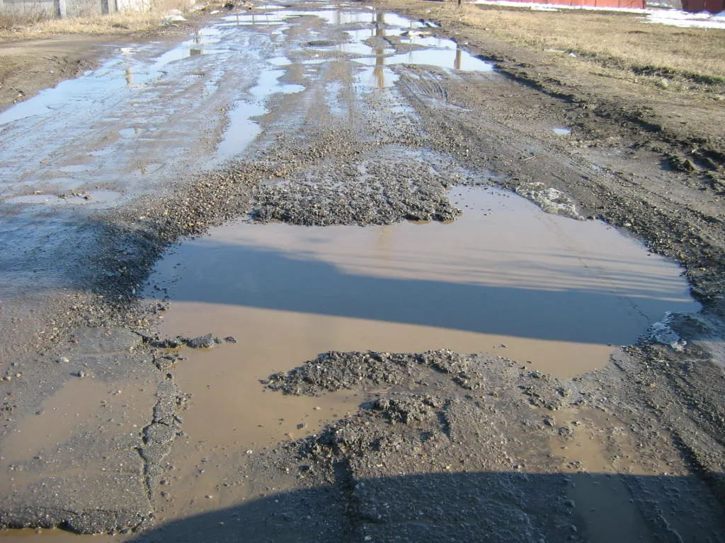 Strada Oxigenului, un drum plin gropi 