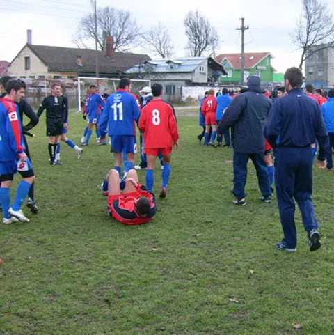 Liga a II-a: Partidă FC Bihor-Mobila Şimleul Silvaniei a fost întreruptă în minutul 26, din cauza unei bătăi generale - GALERIE FOTO