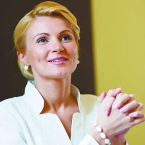 Dragă Stolo, nu stai cam mult cu Andreea Vass?