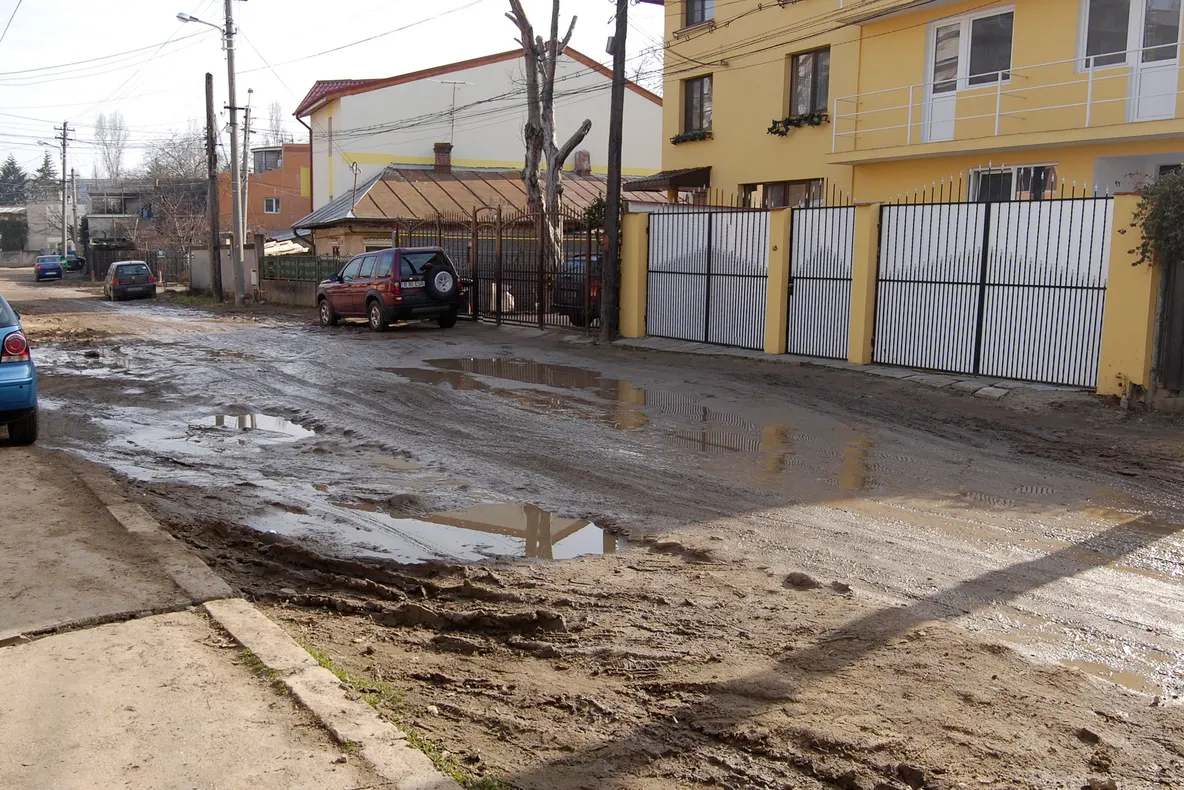 La 10 minute de Piaţa Unirii, se află o serie de străduţe desprinse parcă dintr-un tablou din secolul trecut