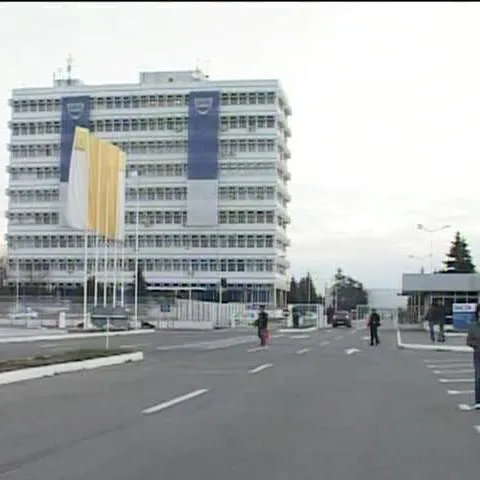 Uzinele Dacia şi-au reînceput activitatea