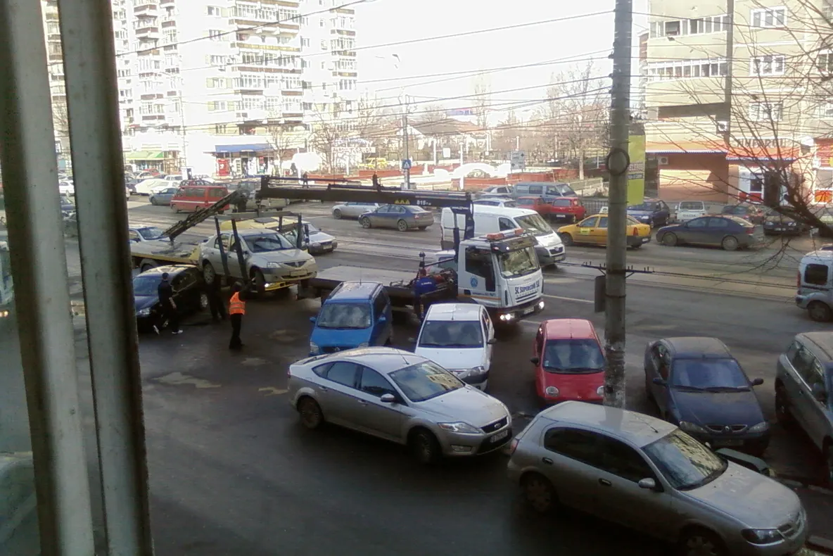 Maşini ridicate în sectorul 2 din Bucureşti