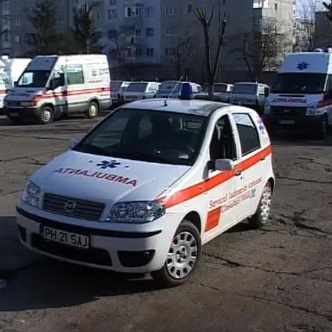 O ambulanţă a fost jefuită la Ploieşti în timp ce medicii îngrijeau pacientul în casă