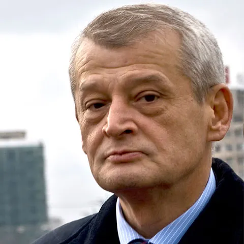 Oprescu vrea încă nouă blocuri turn în Capitală