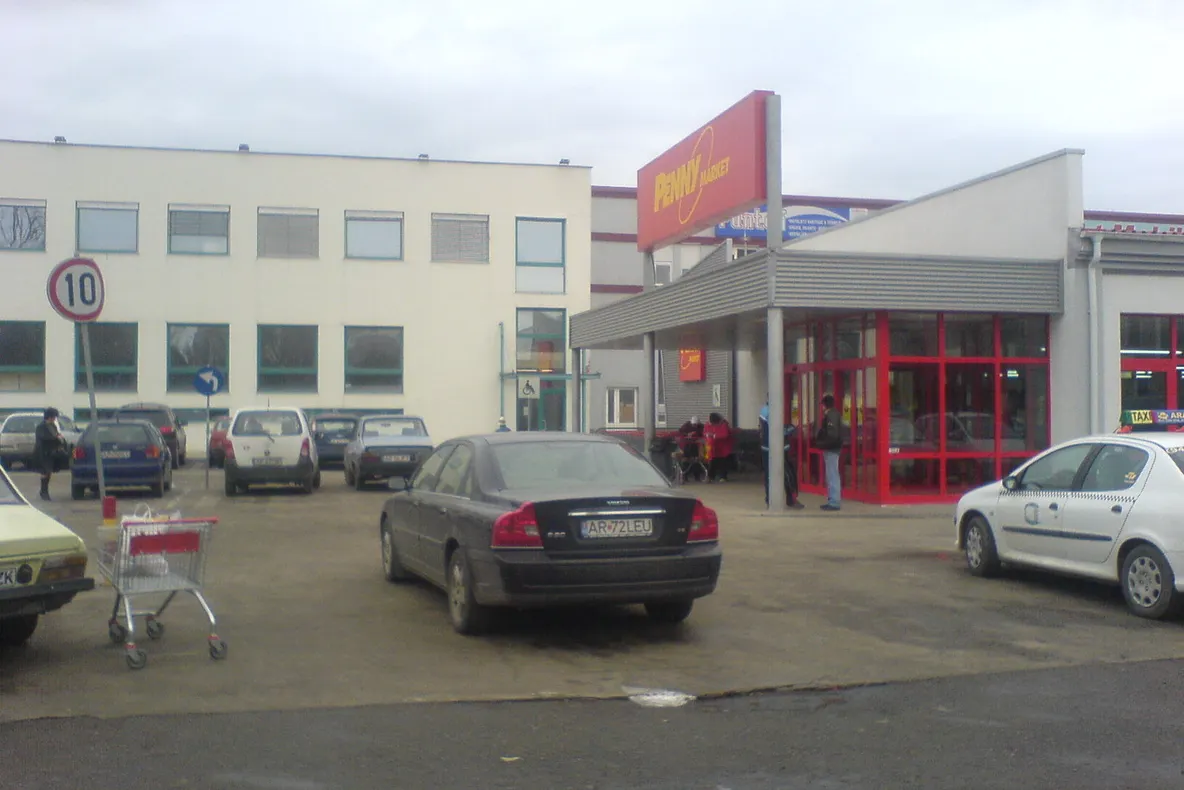 Parcat pe mijlocului drumului