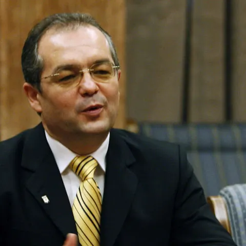 Emil Boc: Săptămâna viitoare vom finaliza în Guvern discuţiile despre taxa auto
