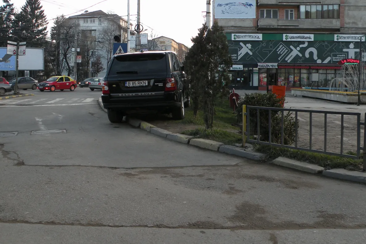 Jeepul de pe iarbă 