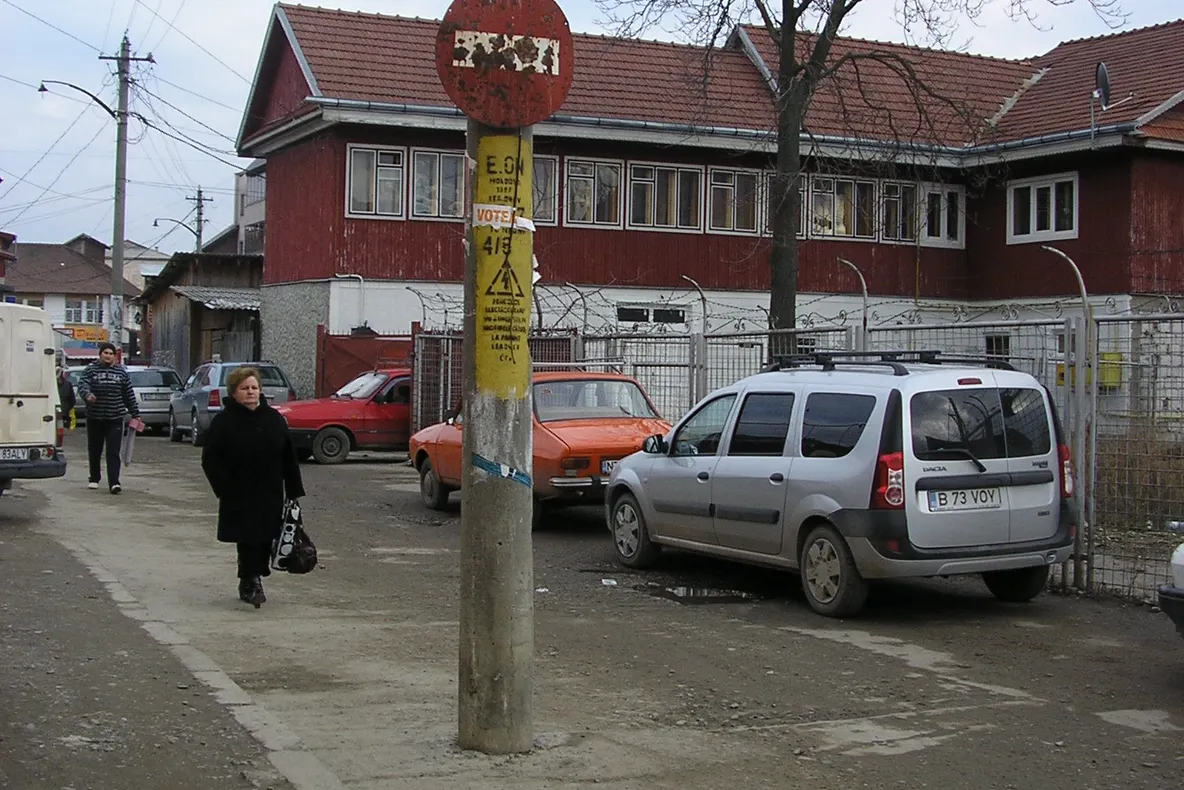 Stâlpul din mijlocul străzii, Tg. Neamţ