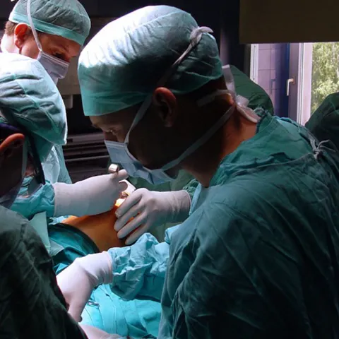 40.000 euro - preţul plătit de comunele din Franţa, pentru un medic român