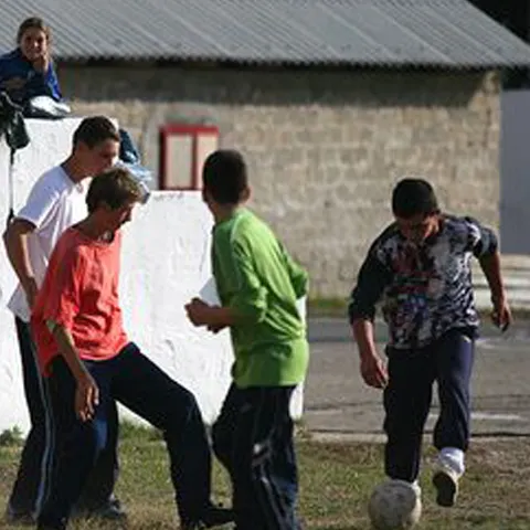 Pariul cu agricultura, câştigat prin fotbal