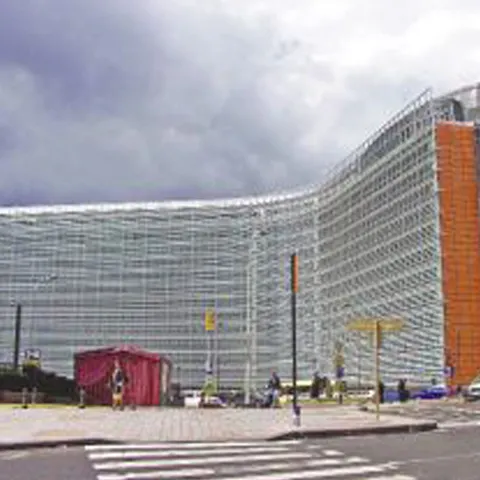 Bruxelles-ul critic faţă de România